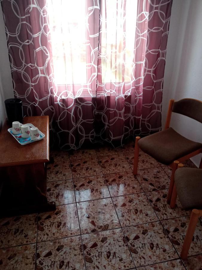 Casa Iuliana Hotel Subcetate  Bagian luar foto